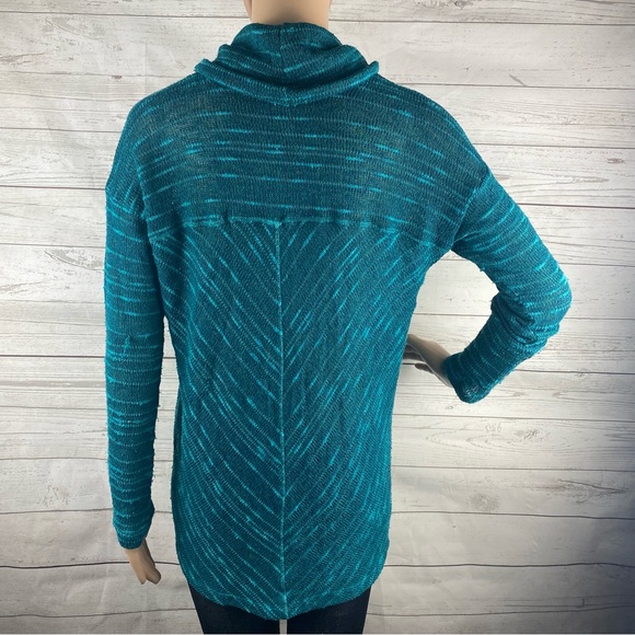 Splendid Sweater - Picture 9 of 12